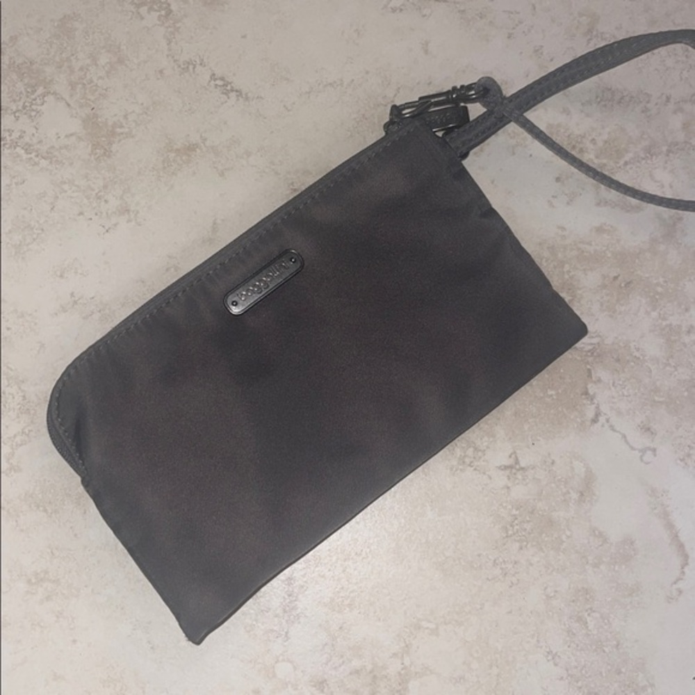 Baggallini Wristlet One Size Womens Olive Green New